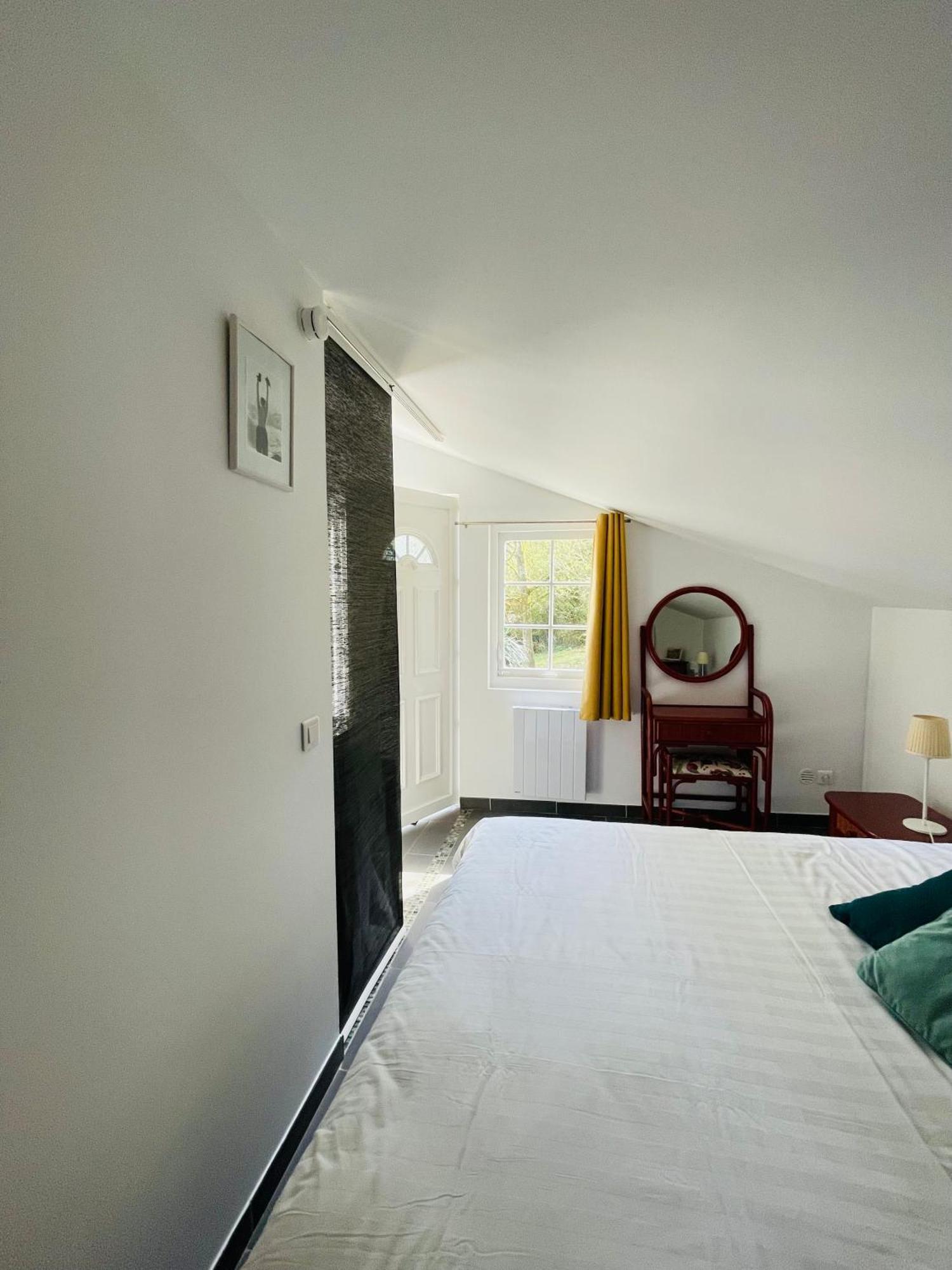 Ambition Zen Presles Hotel Presles  Екстериор снимка